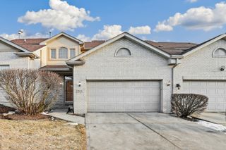 9334 Chestnut Trail, Tinley Park, IL 60487