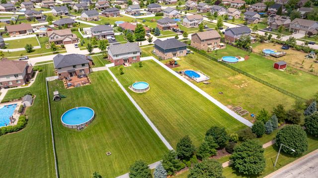 2951 Brett Drive, New Lenox, IL 60451