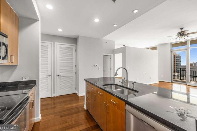 565 Peachtree Street NE 1206, Atlanta, GA 30308