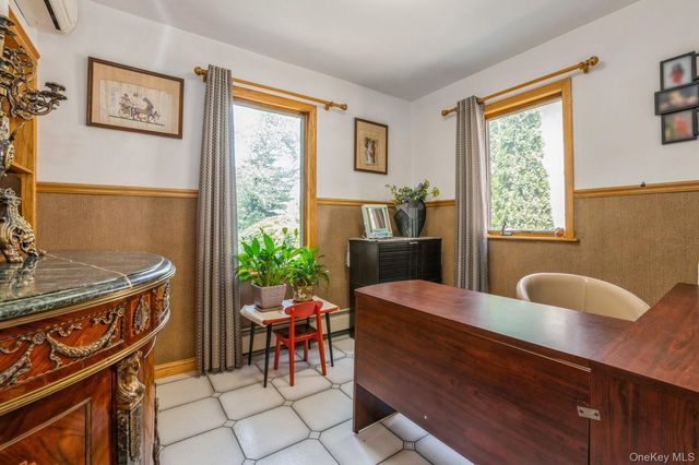 19615 Como Avenue, Holliswood, NY 11423