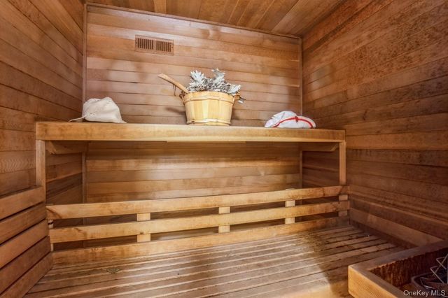 19615 Como Avenue, Holliswood, NY 11423