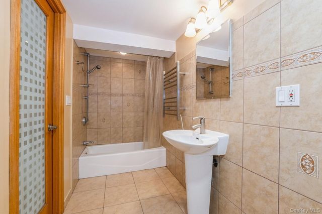 19615 Como Avenue, Holliswood, NY 11423