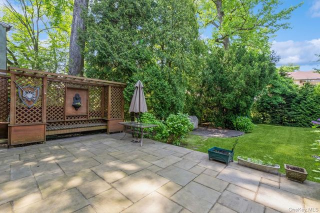 19615 Como Avenue, Holliswood, NY 11423