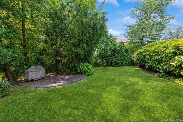 19615 Como Avenue, Holliswood, NY 11423