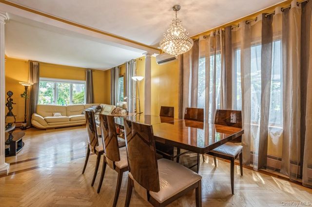 19615 Como Avenue, Holliswood, NY 11423