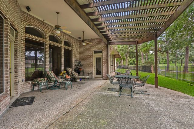 2015 Fairway Green Drive, Kingwood, TX 77339