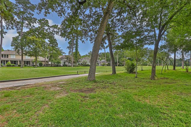 2015 Fairway Green Drive, Kingwood, TX 77339