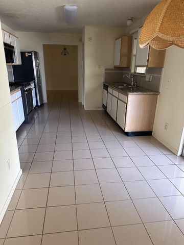 5815 SE Red River Drive, Dickinson, TX 77539