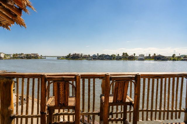 3391 Hwy 6 Drive, Hitchcock, TX 77563