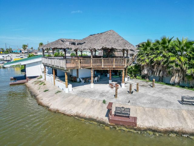 3391 Hwy 6 Drive, Hitchcock, TX 77563