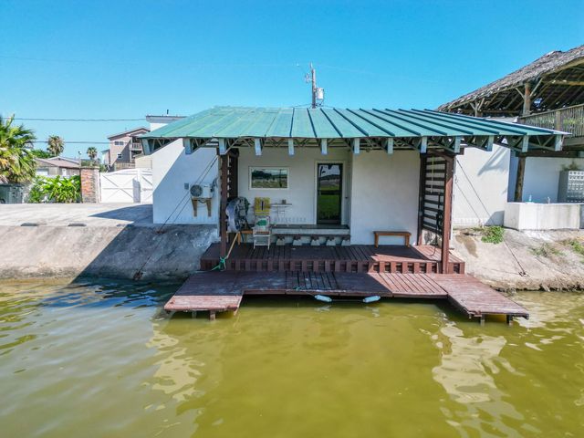 3391 Hwy 6 Drive, Hitchcock, TX 77563
