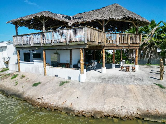 3391 Hwy 6 Drive, Hitchcock, TX 77563