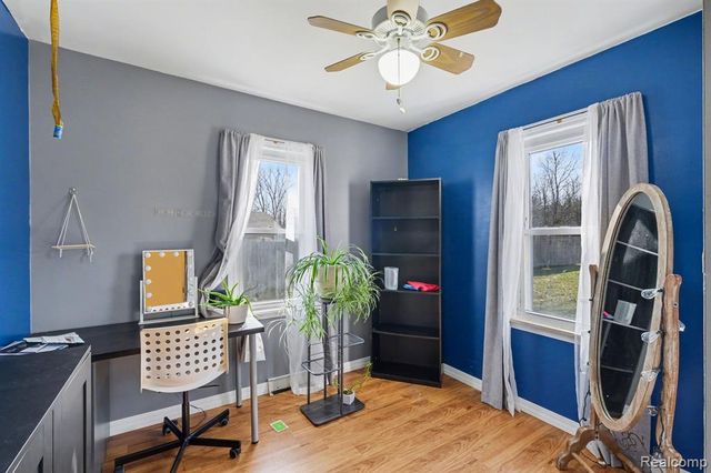 5091 W Carpenter Road, Flint, MI 48504