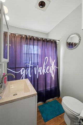 5091 W Carpenter Road, Flint, MI 48504