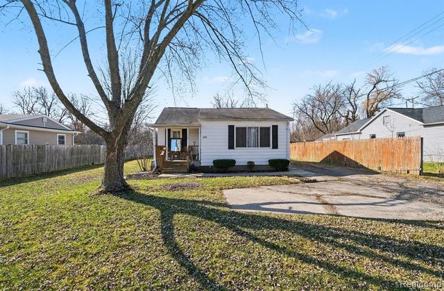 5091 W Carpenter Road, Flint, MI 48504