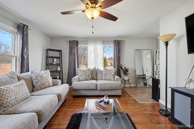 5091 W Carpenter Road, Flint, MI 48504