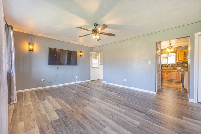 411 Mcclellandtown Rd, South Union Twp, PA 15401