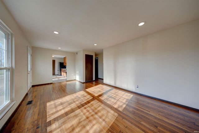 1313 Mayfair Drive, Boonville, IN 47601