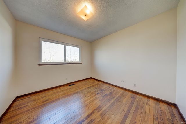 1313 Mayfair Drive, Boonville, IN 47601