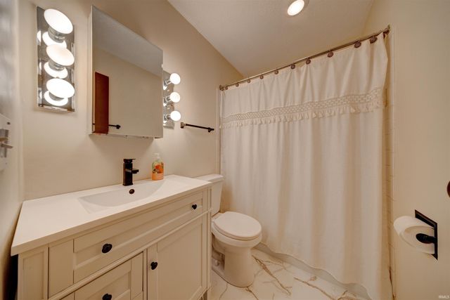 1313 Mayfair Drive, Boonville, IN 47601