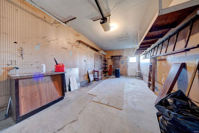 1313 Mayfair Drive, Boonville, IN 47601