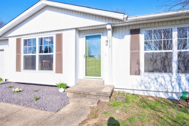 1313 Mayfair Drive, Boonville, IN 47601