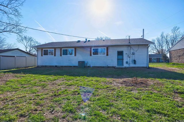 1313 Mayfair Drive, Boonville, IN 47601