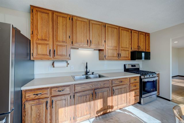 1313 Mayfair Drive, Boonville, IN 47601