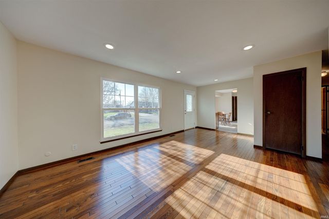 1313 Mayfair Drive, Boonville, IN 47601