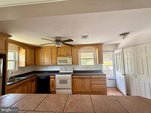 5 COPES LN, Media, PA 19063