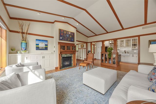 2883 Meadowlark Lane NE, Iowa City, IA 52240