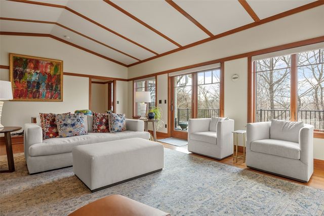 2883 Meadowlark Lane NE, Iowa City, IA 52240