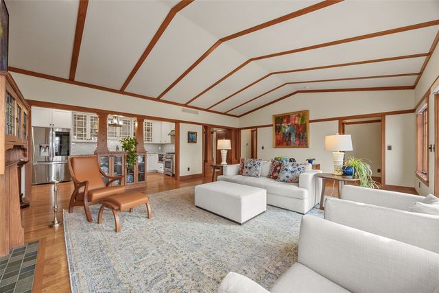 2883 Meadowlark Lane NE, Iowa City, IA 52240