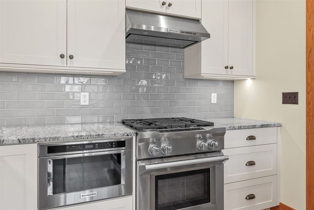 2883 Meadowlark Lane NE, Iowa City, IA 52240