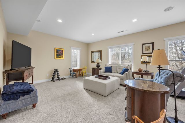 2883 Meadowlark Lane NE, Iowa City, IA 52240