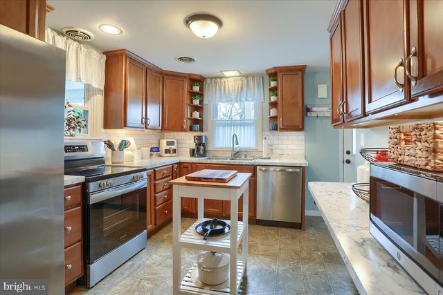 820 W MAPLE ST, Palmyra, PA 17078