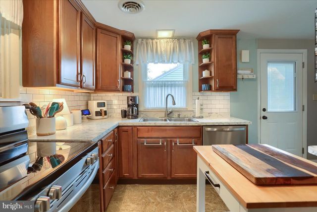 820 W MAPLE ST, Palmyra, PA 17078