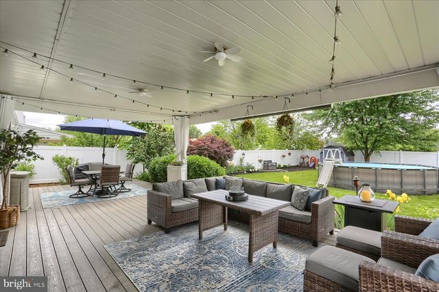 820 W MAPLE ST, Palmyra, PA 17078