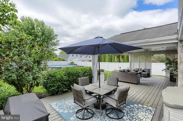 820 W MAPLE ST, Palmyra, PA 17078