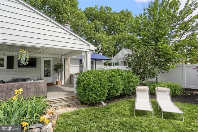 820 W MAPLE ST, Palmyra, PA 17078