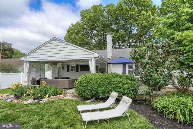 820 W MAPLE ST, Palmyra, PA 17078