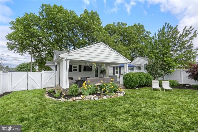 820 W MAPLE ST, Palmyra, PA 17078