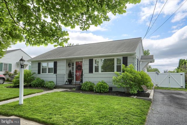 820 W MAPLE ST, Palmyra, PA 17078