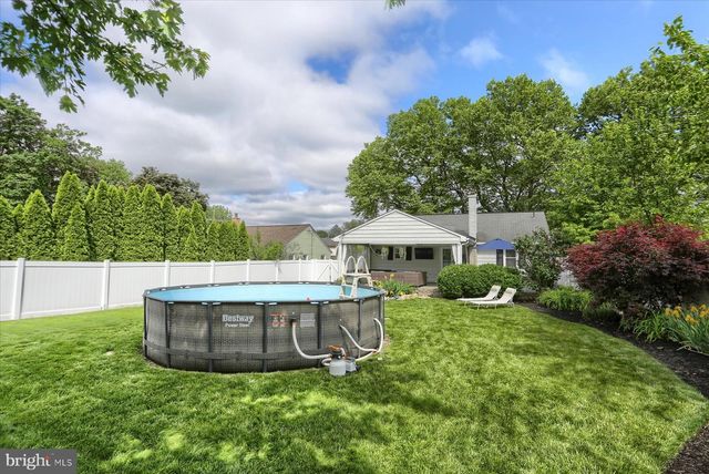 820 W MAPLE ST, Palmyra, PA 17078