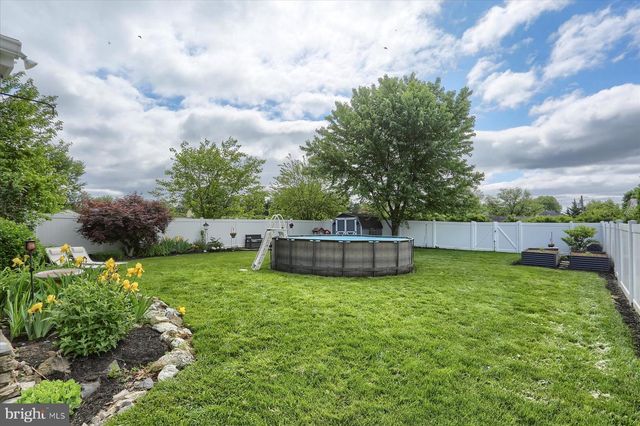 820 W MAPLE ST, Palmyra, PA 17078