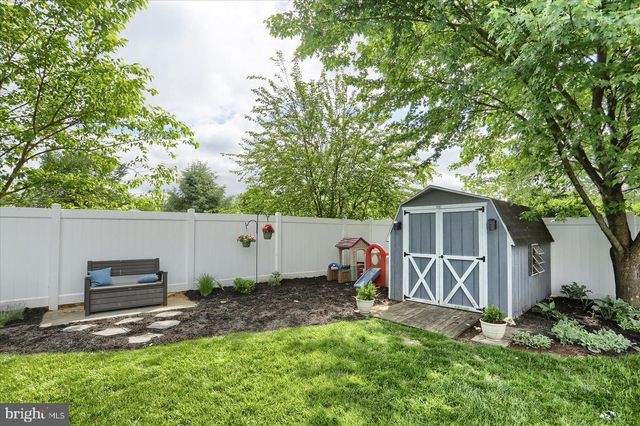 820 W MAPLE ST, Palmyra, PA 17078