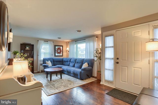 820 W MAPLE ST, Palmyra, PA 17078