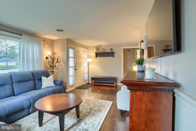 820 W MAPLE ST, Palmyra, PA 17078