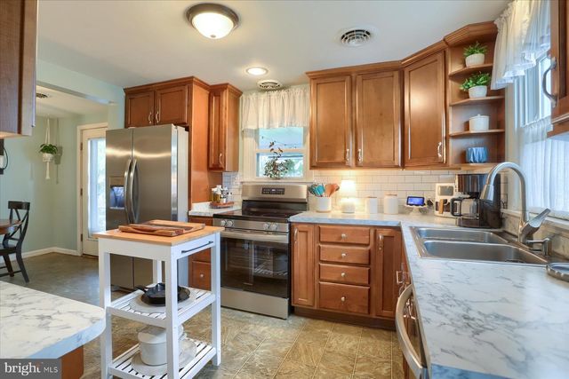 820 W MAPLE ST, Palmyra, PA 17078