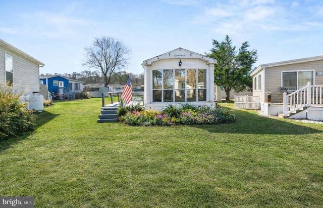 172 OCEAN OVAL CIR, Berlin, MD 21811